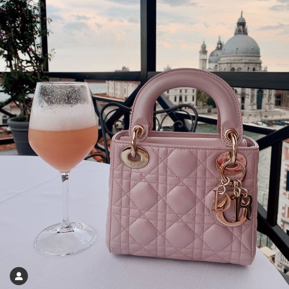 Meet your Posher, Dior